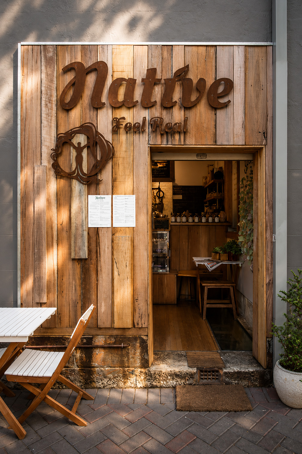 Manly fit-out – Entrance and Signage