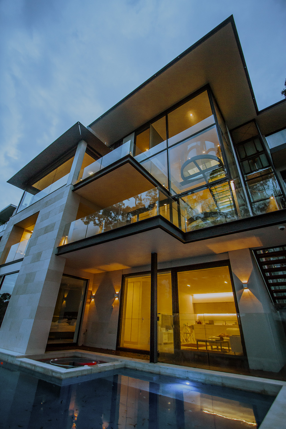 Contemporary waterfront home P&C House Seaforth – View from Pool