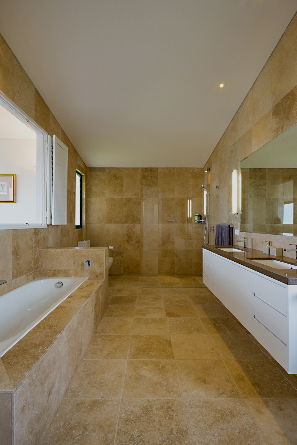 C&R House Warriewood – Sandstone Bathroom
