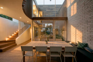 J&B House Collaroy – Dining to Internal Courtyard