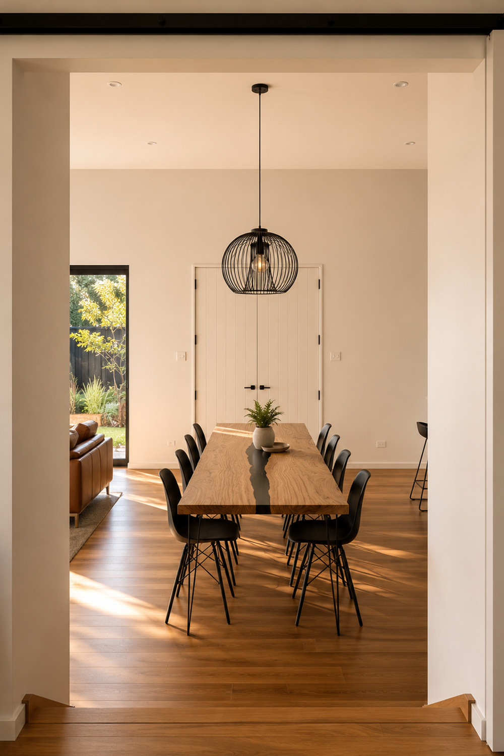 Modern renovation – J&S House Seaforth, Dining