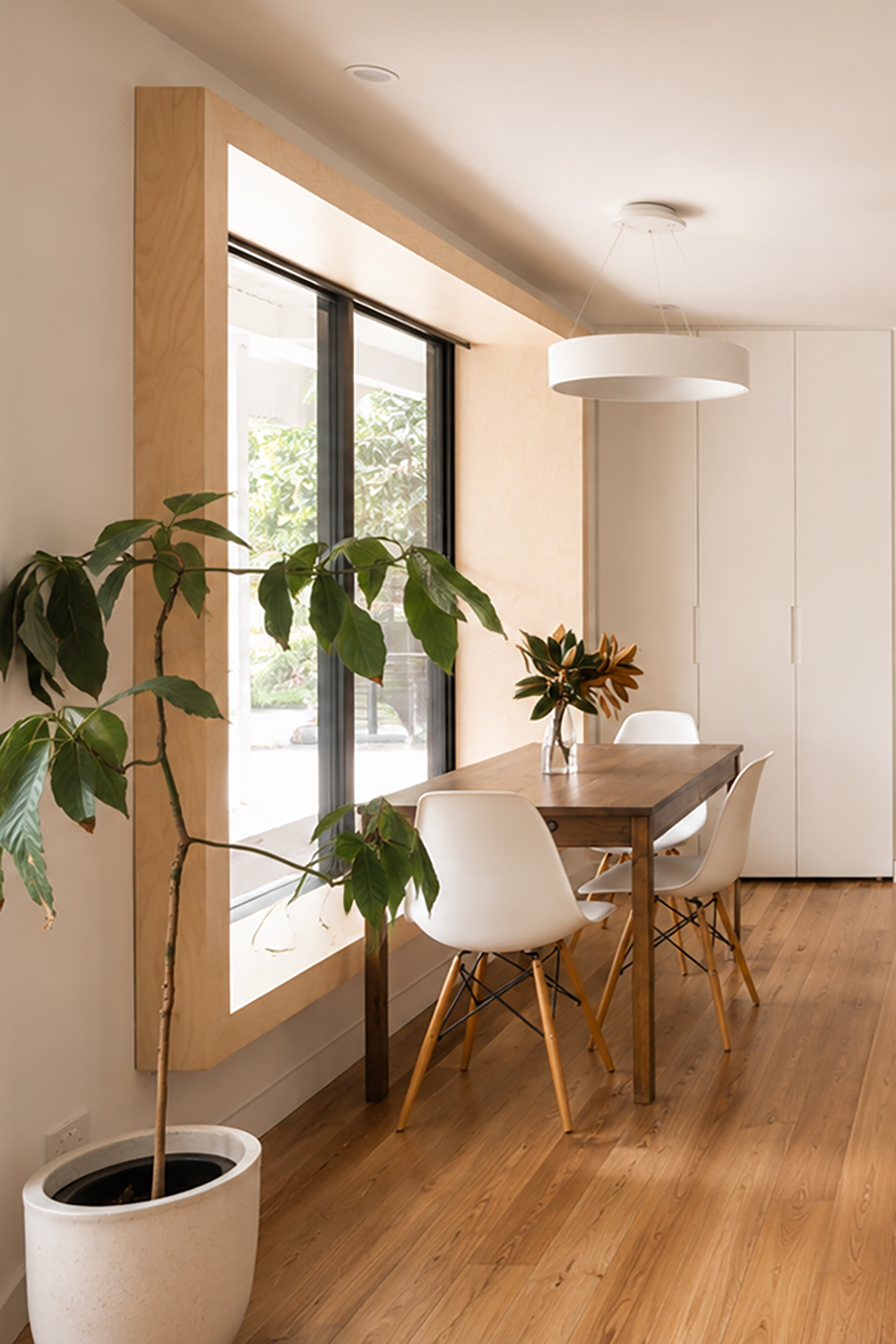 Minimalist renovation – A&S House window box seat
