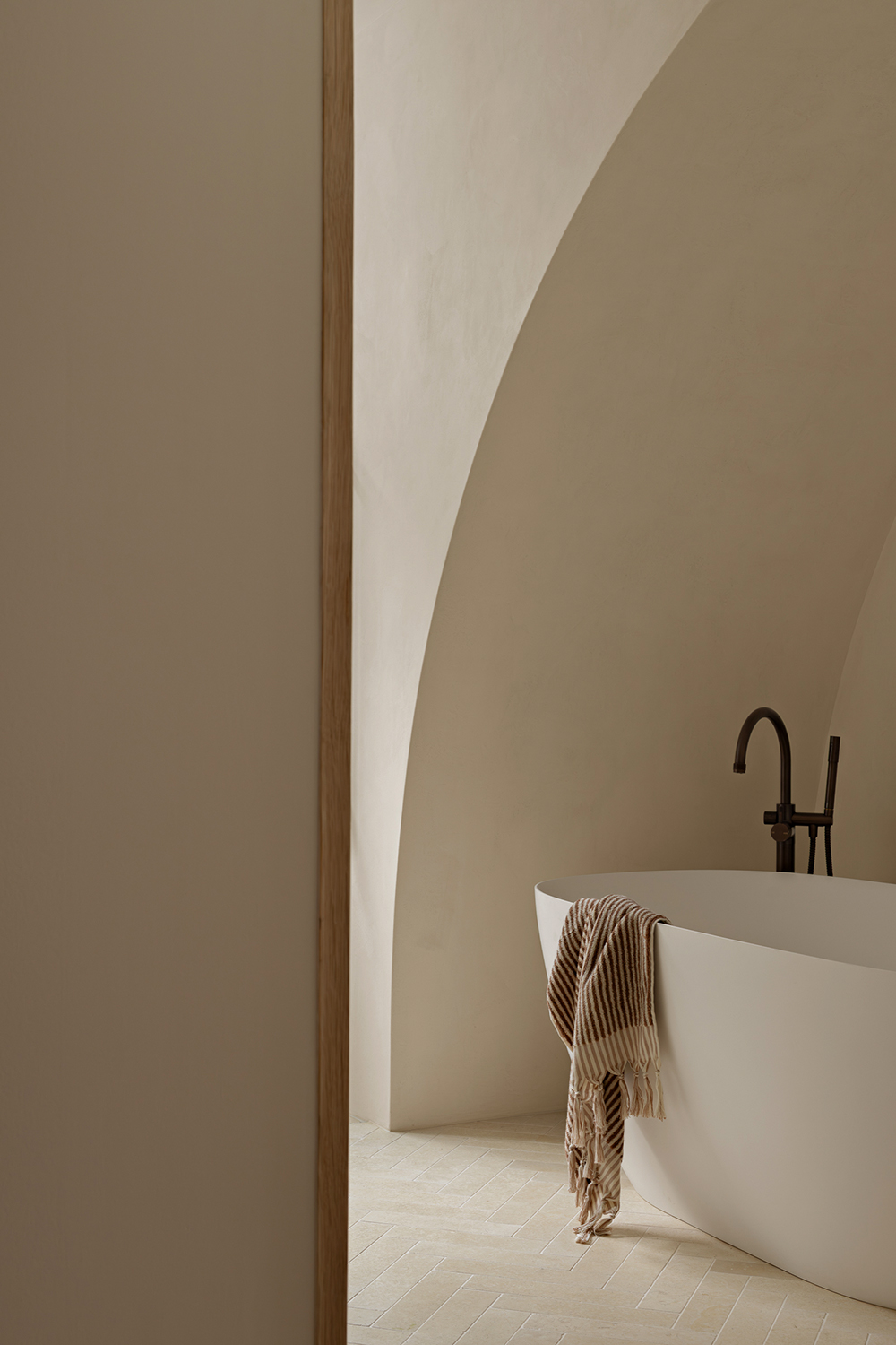 Modern coastal interior design – N&H House Bath