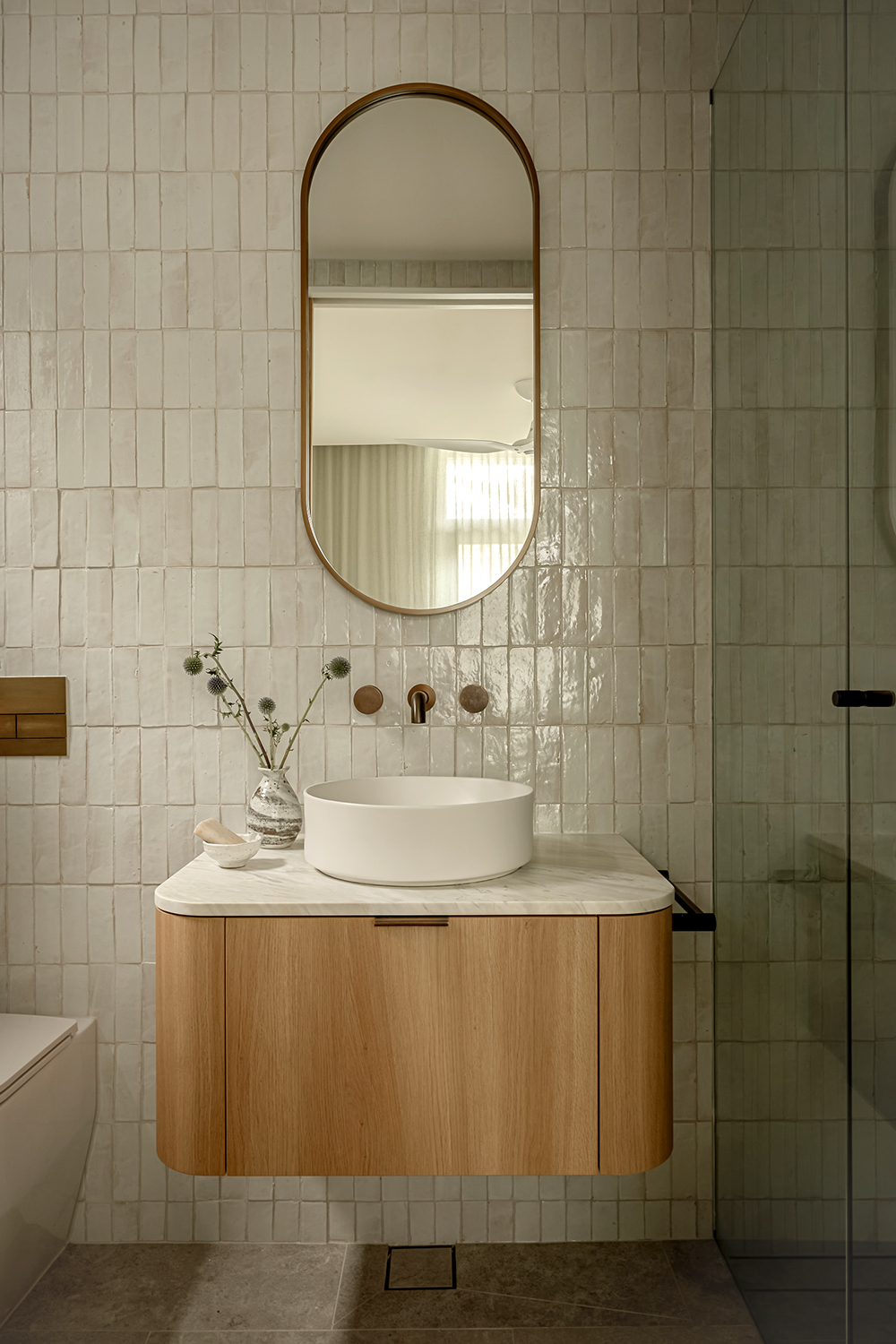 Modern coastal interior design – N&H House Vanity