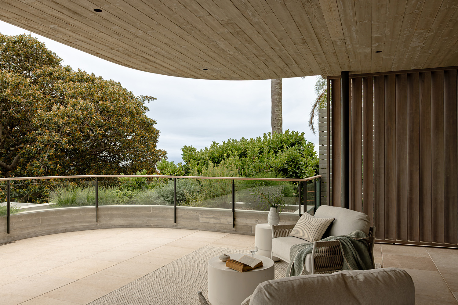 Modern coastal interior design – N&H House terrace